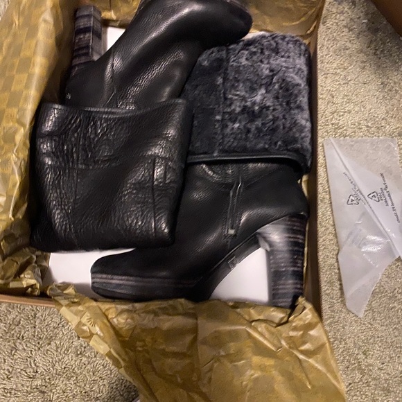 UGG HEEL BOOTS SAVOIE - Picture 3 of 8